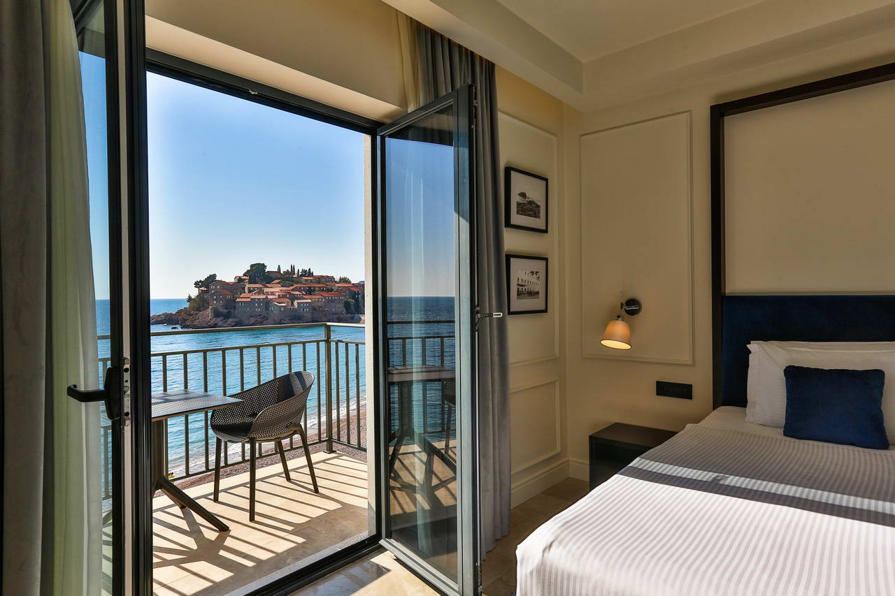 Queen double room with sea view