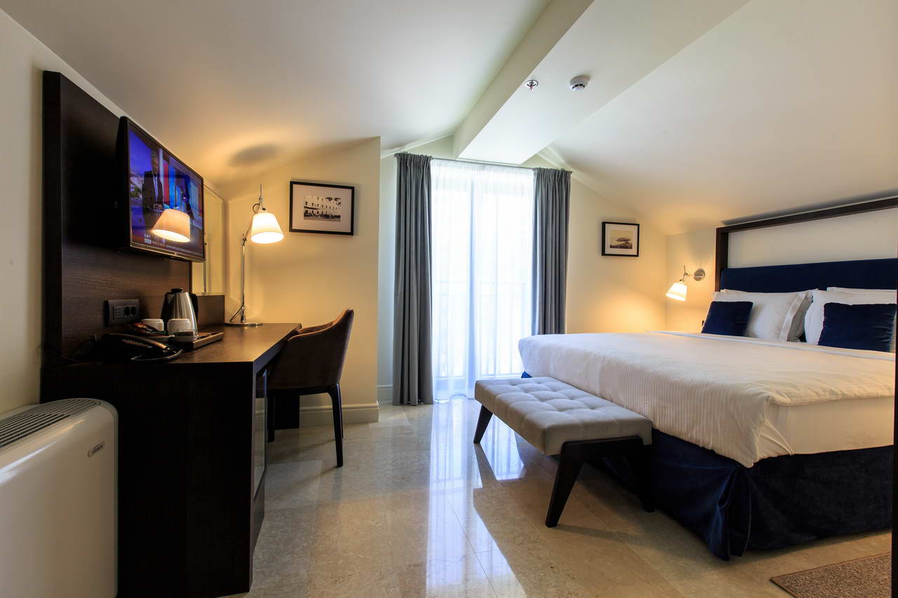 Standard double room with mountain view